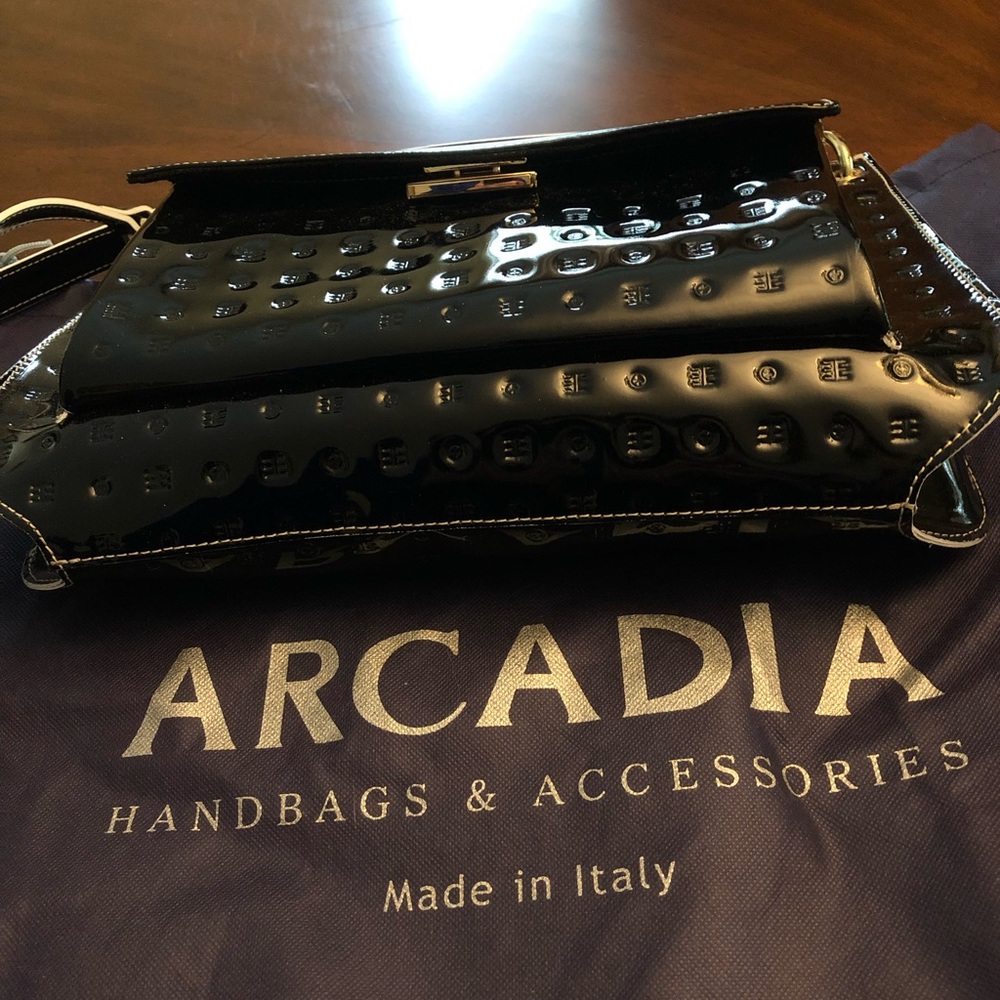 Beautiful Arcadia crossbody or shoulder bag.